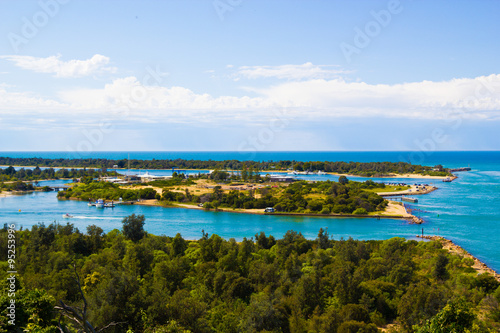 Boating in Lakes Entrance © Abzt