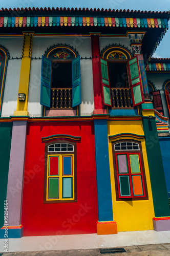 CHINATOWN, SINGAPORE OCTOBER 10, 2015: colorful historic architecture, shophouses in chinatown, Singapore on October 10, 2015, exterior