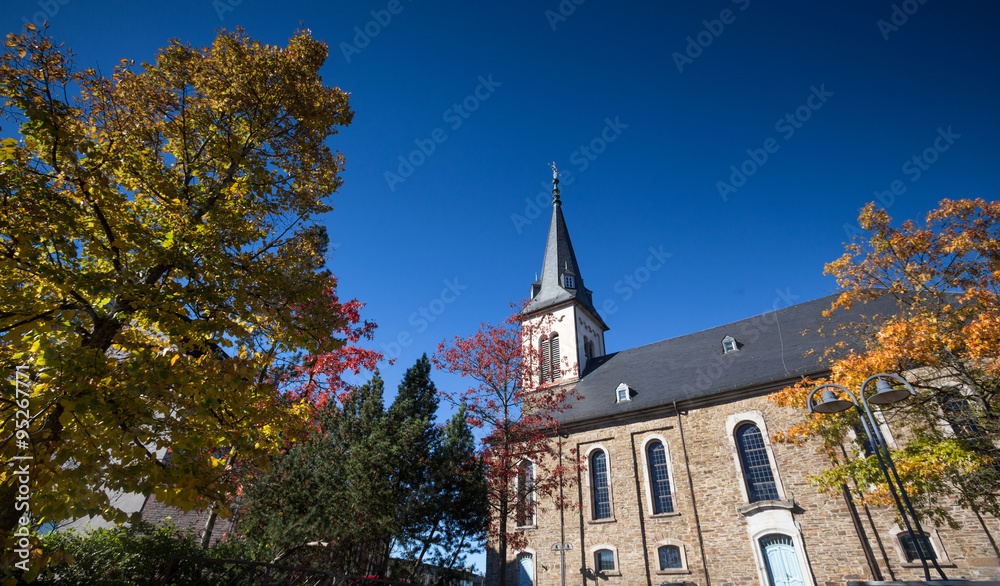 Fototapeta premium autumn church