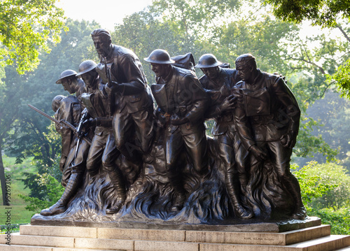 Billede på lærred New York Statue of soldiers of I World War, Central Park.