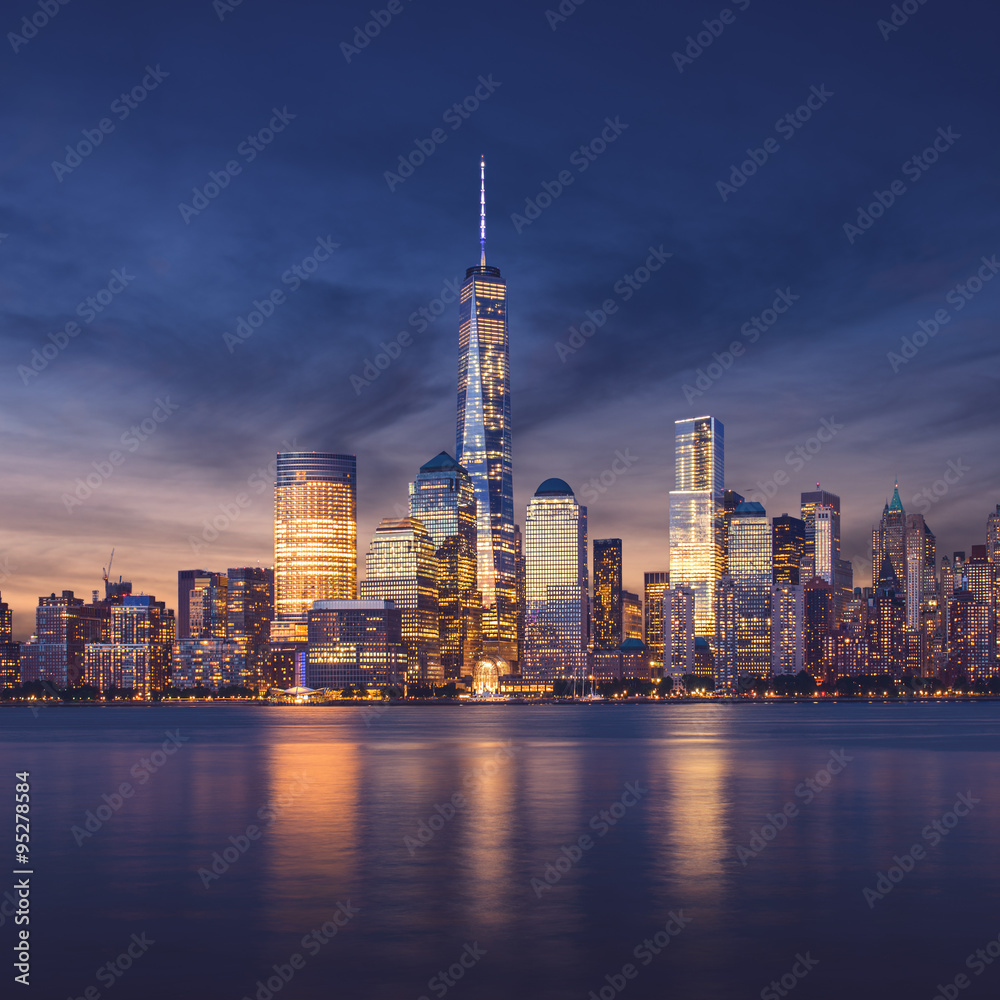 Fototapeta premium New York City - Manhattan after sunset - beautiful cityscape