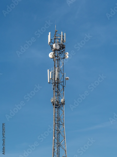 Telecommunications tower