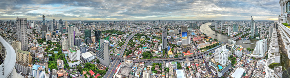 Obraz premium Bangkok Skyline Panorama zakończona