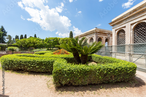 Famous Roman ruins in Rome