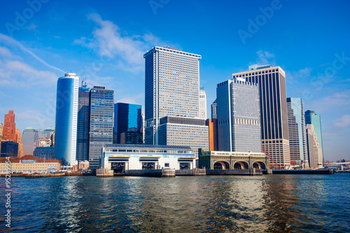 Billede på lærred New York City skyline and waterfront viewed from East River