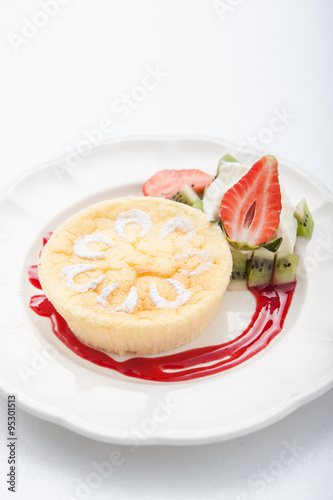 Angel Food Cake with Strawberry
