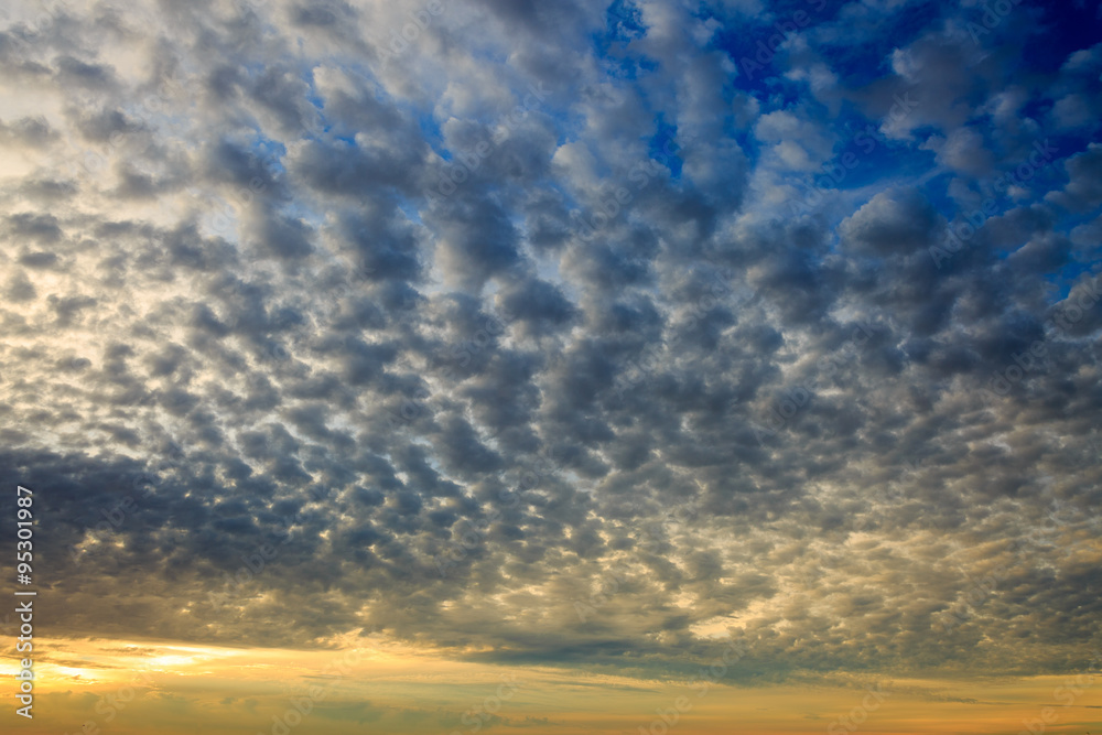 Obraz premium Sunset clouds in sky