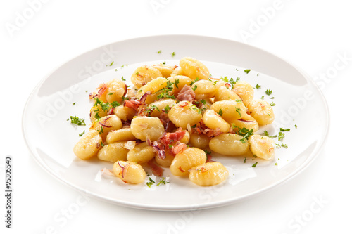 Gnocchi with tomato salad 