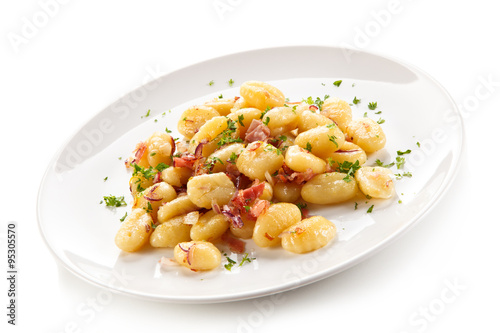 Gnocchi with tomato salad 