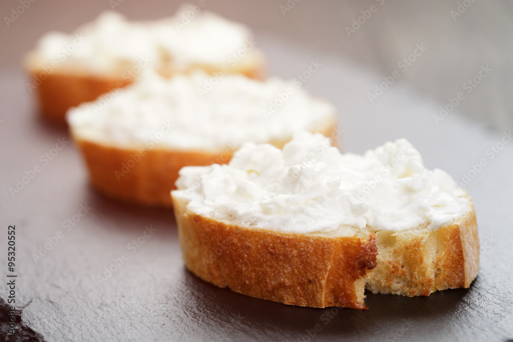crunchy baguette slices with cream cheese crunchy baguette slices with cream cheese