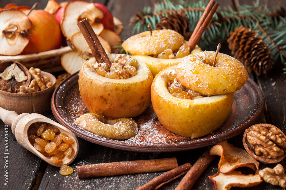 baked apples with raisins and nuts