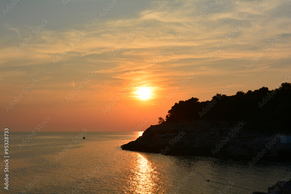 Sonnenuntergang an der kroatischen Adriaküste Sonnenuntergang an der kroatischen Adriaküste