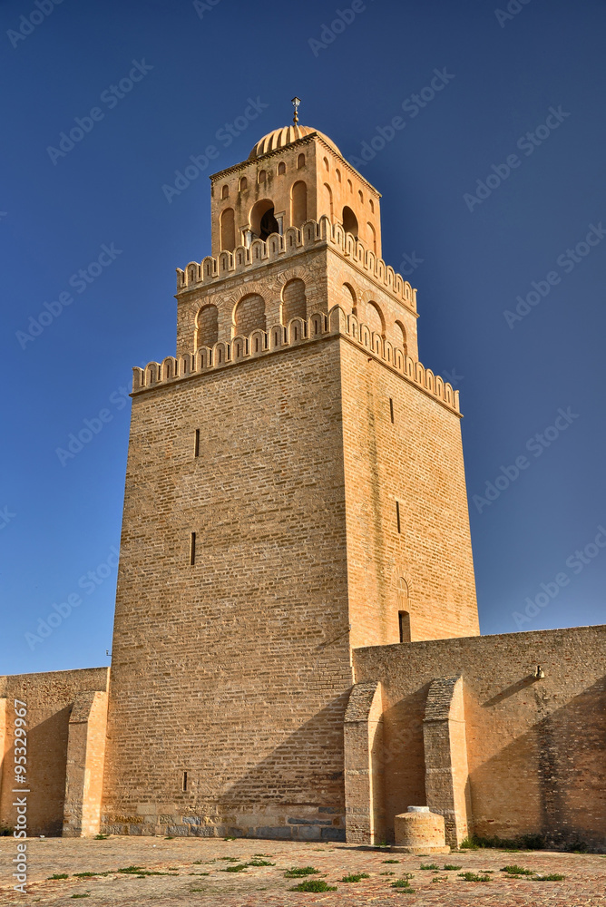 Obraz premium Ancient Great Mosque, Kairouan, Sahara Desert, Tunisia, Africa,