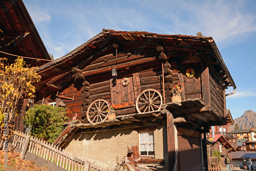 Typisches Riegelhaus in Mürren BE, Schweiz