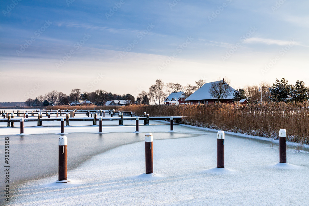 Obraz premium Winter am Prerowstrom