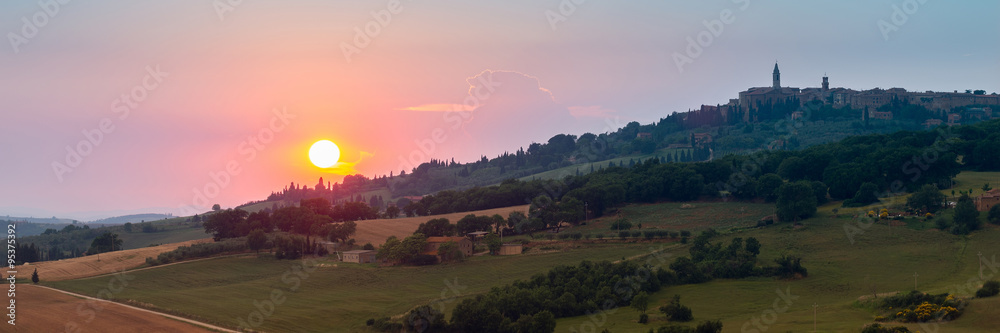 Fototapeta premium summer landscape of Tuscany, Italy.