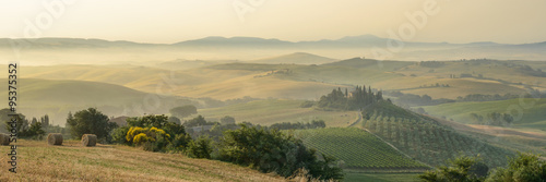 Fototapeta letni krajobraz Toskanii we Włoszech.