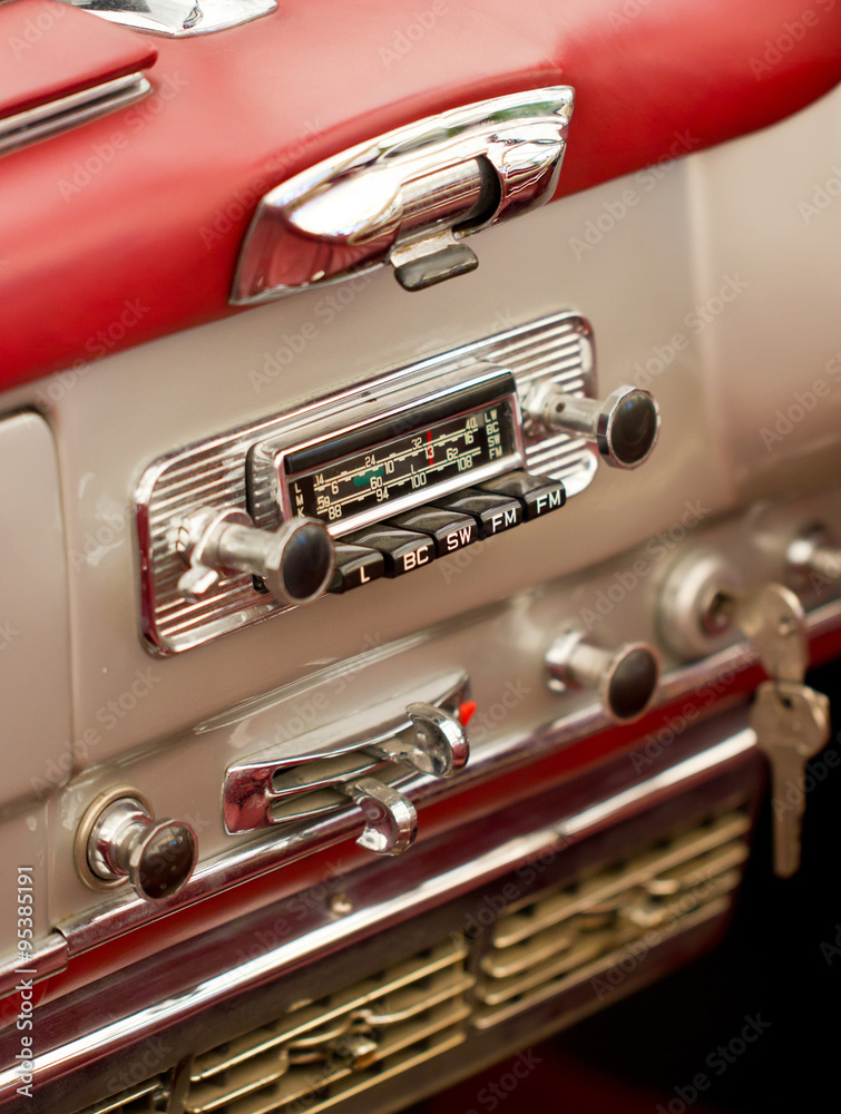 Fototapeta premium Old car radio in a classisc car.