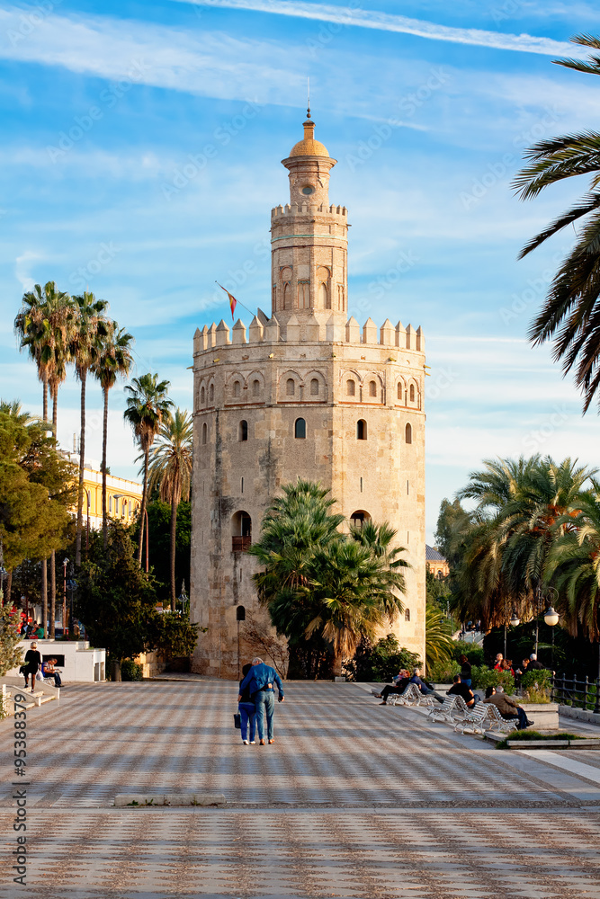 Fototapeta premium Torre del Oro (Gold Tower). in Sevilla, Spain