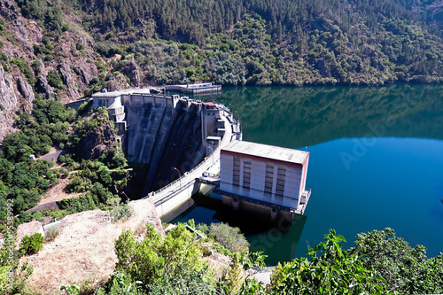Obraz na płótnie dam of Santo Estevo (San Esteban) on river Sil, Galicia, Spain