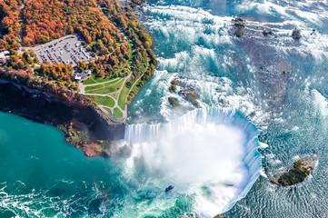 Wandcirkels Watervallen Niagara watervallen vanuit de lucht  © surangaw