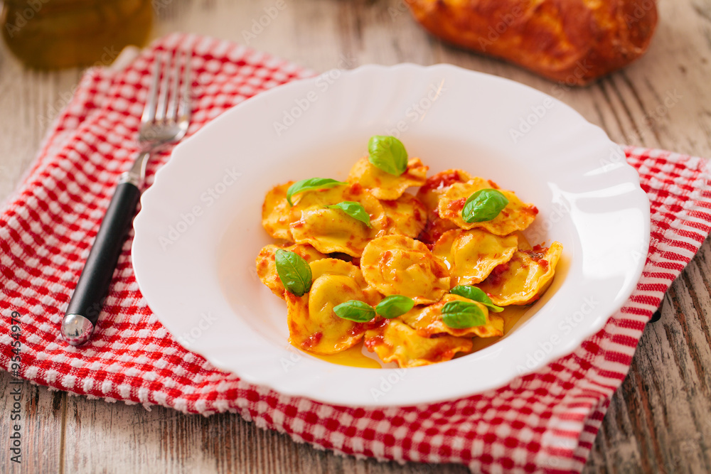 Ravioli with tomato sauce