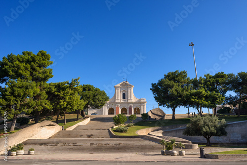 Cagliari, Chiesa di Bonaria e piazza, Sardegna 