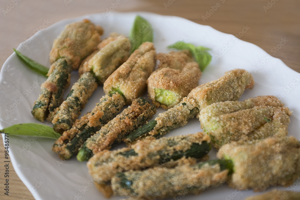 fiori di zucchina fritti