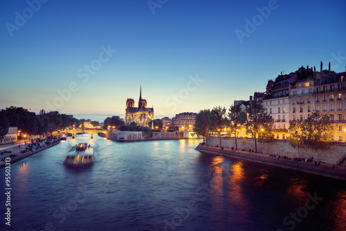 Notre Dame de Paris, France © Iakov Kalinin