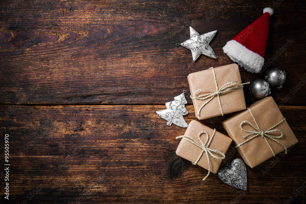 Holz Hintergrund mit Weihnachtsgeschenken Holz Hintergrund mit Weihnachtsgeschenken