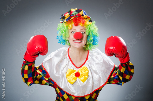 Funny clown with boxing gloves © Elnur