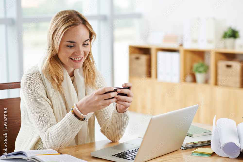 Reading message Reading message
