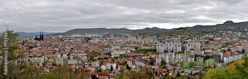 Panorama de Clermont-Ferrand en automne