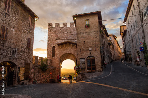 Fototapeta Naklejka Na Ścianę i Meble -  Beautiful alley in the ancient town of Assisi, Umbria, Italy