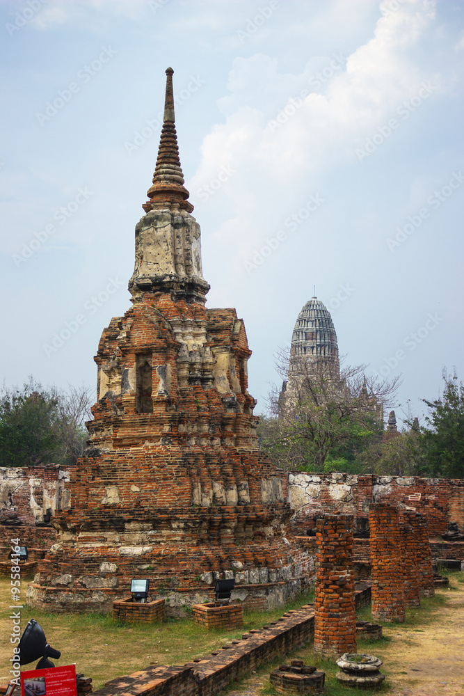Fototapeta premium Wat Mahathat. Ayutthaya historical park. Thailand