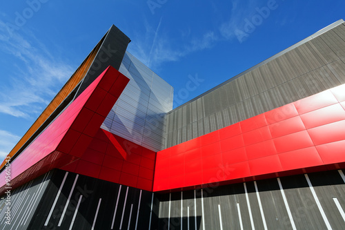 Obraz na płótnie colorful aluminum facade on large shopping mall w salonie