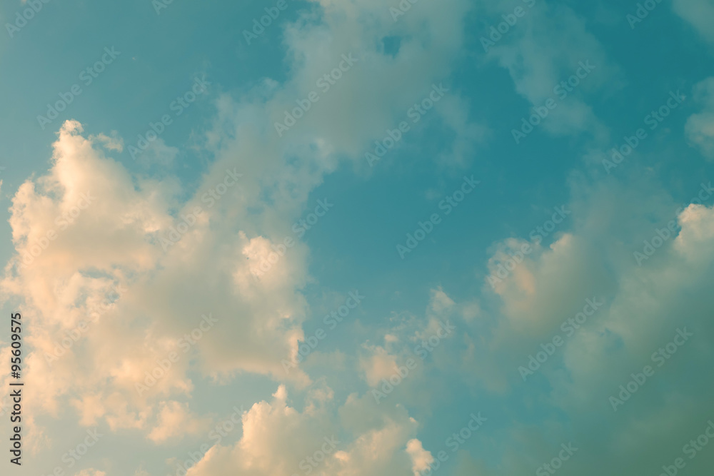 Ταπετσαρία blue sky with clouds colorful vintage background