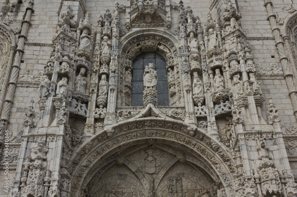 Fototapeta premium Close up of the ornate Manueline south portal of Jeronimos Monastery in Lisbon