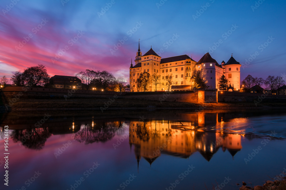 Fototapeta premium Schloss Hartenfels in Torgau im Abendlicht