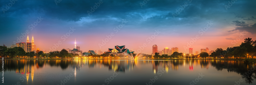 Naklejka premium Kuala Lumpur Night Sceneria, Pałac Kultury