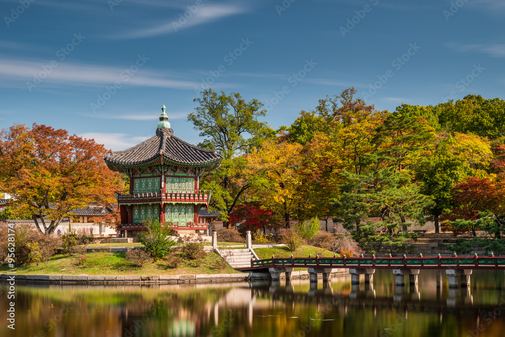 Fototapeta premium Hyangwonjeong Pavilion