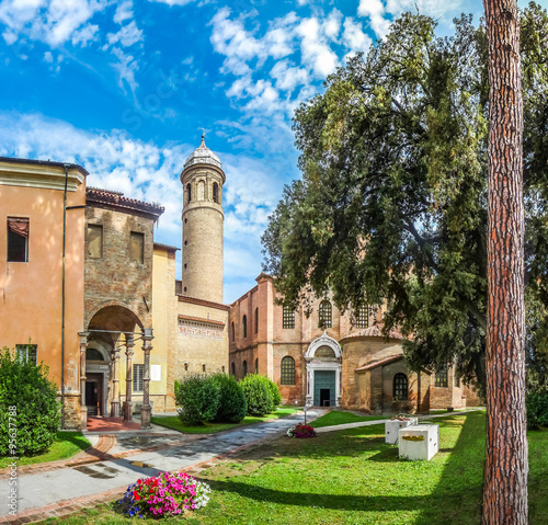 Obraz na płótnie Famous Basilica di San Vitale in Ravenna, Italy w salonie