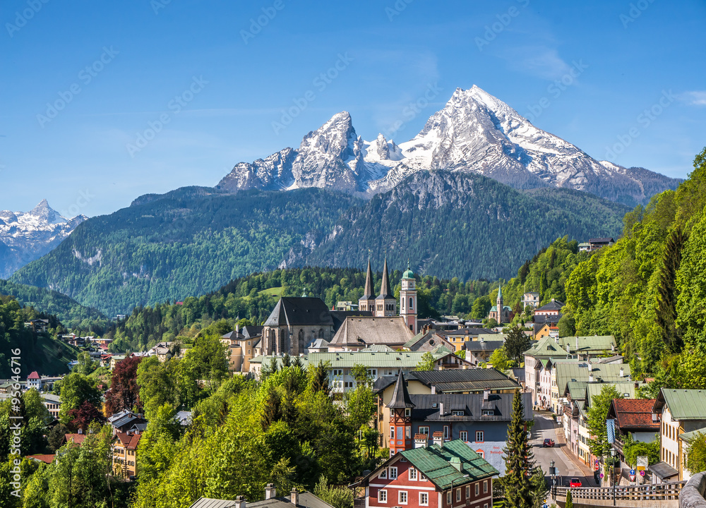 Historic town of Berchtesgaden with Watzmann mountain in spring, Berchtesgadener Land, Upper Bavaria, Germany