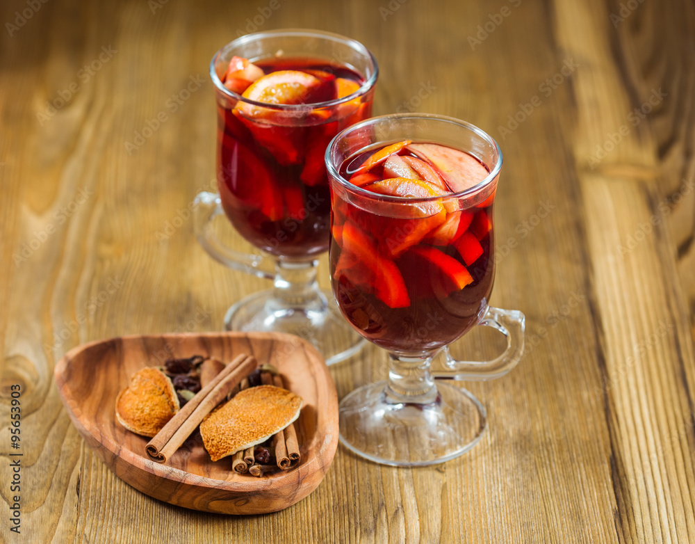 Fototapeta premium Glasses of mulled wine