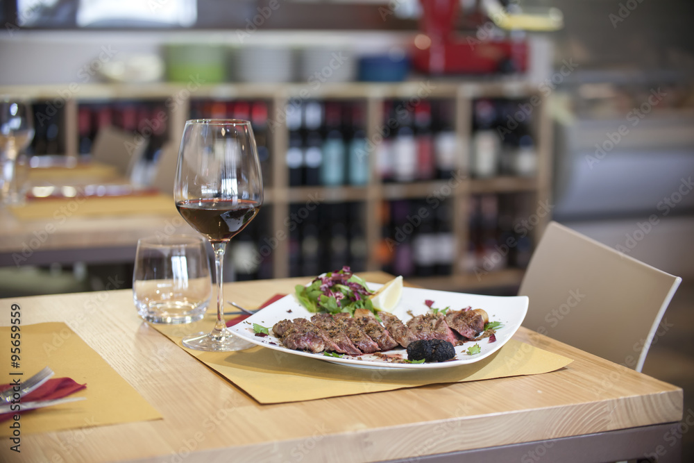 Fototapeta premium STEAK TRUFFLE