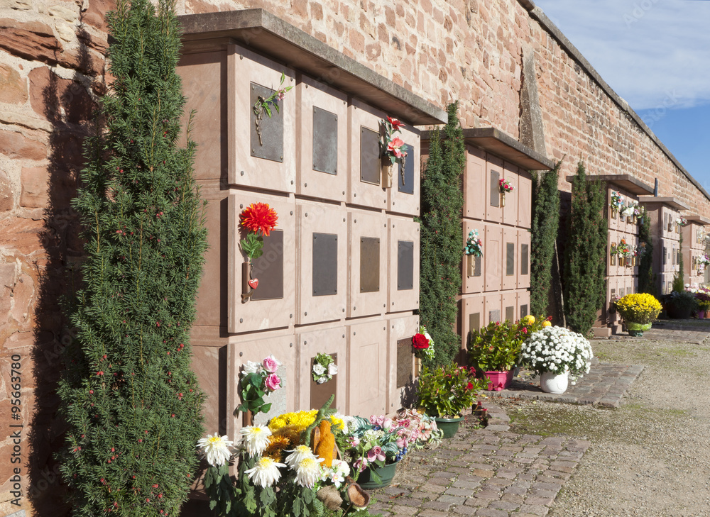 COLUMBARIUM EXTÉRIEUR