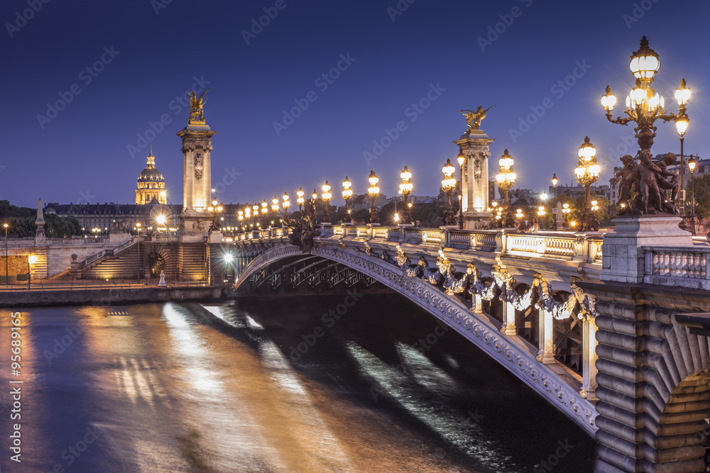 Le pont Alexandre III de Paris