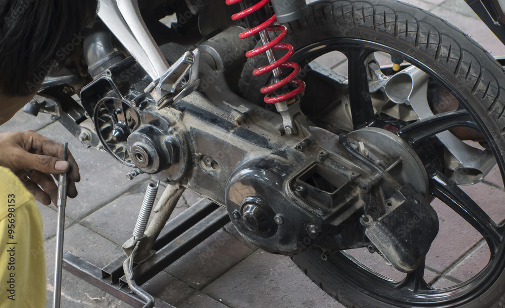 Obraz premium Stare koło motocykla