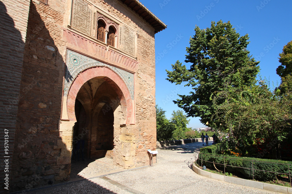 Alhambra de Grenade / Puerta del vino - Espagne (Andalousie) 