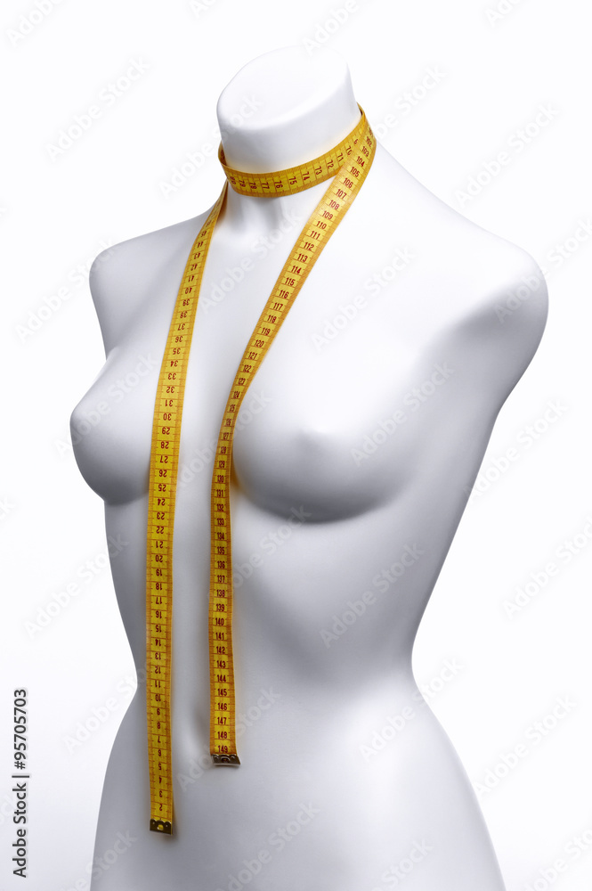 Wrapped with a tape measure holder, with a dummy in the background. Wrapped with a tape measure holder, with a dummy in the background.